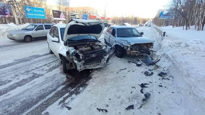 В результате ДТП в Мончегорске пострадал пассажир ВАЗа